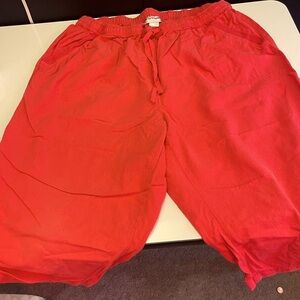 C.D. Daniels Red Capri Pants Size 2X